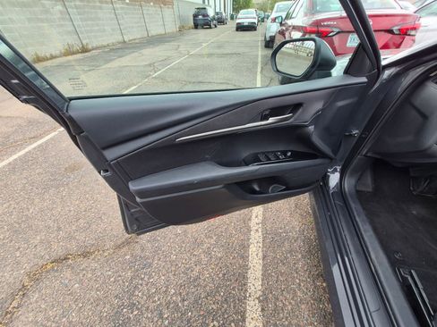 Used 2025 Toyota Camry LE image 9