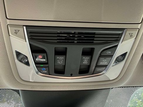 Certified 2024 Acura MDX w/ Technology Package AWD/4WD image 27