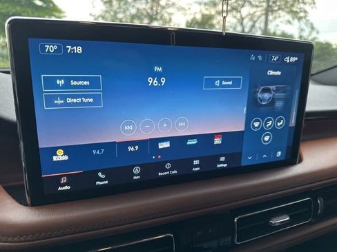 Used 2022 Lincoln Nautilus Reserve w/ Equipment Group 202A AWD/4WD image 11