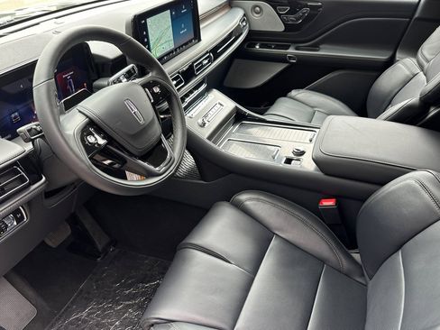 New 2025 Lincoln Aviator Reserve w/ Luxury Package image 9