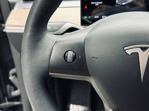 Used 2023 Tesla Model Y Performance AWD/4WD image 30