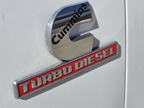 Used 2024 RAM 2500 Tradesman w/ Chrome Appearance Group image 9