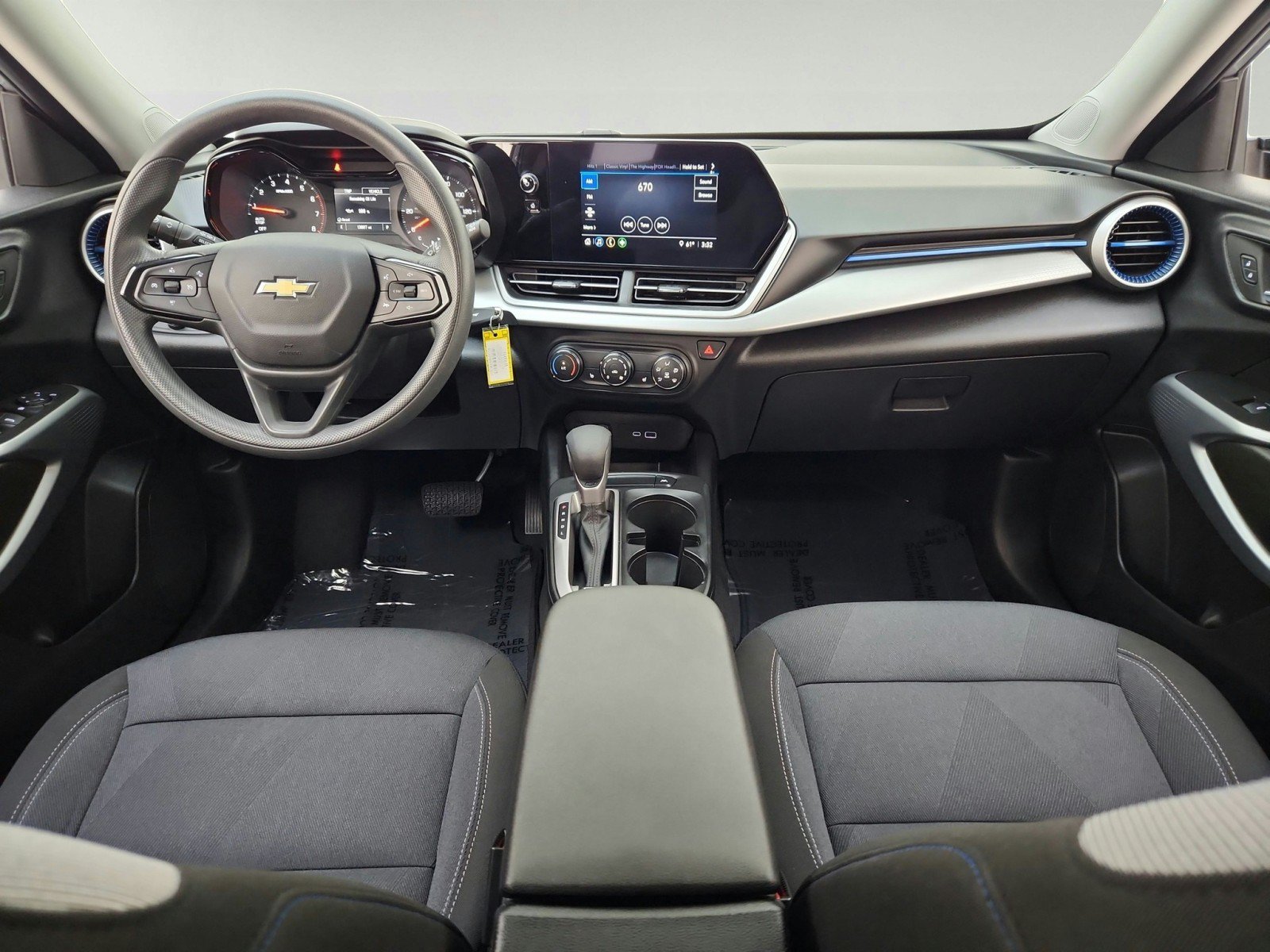 Used 2026 Chevrolet Trax LS w/ LS Convenience Package FWD image 23
