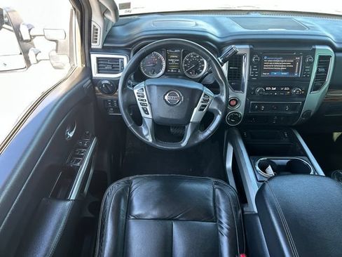 Used 2017 Nissan Titan SL AWD/4WD image 30