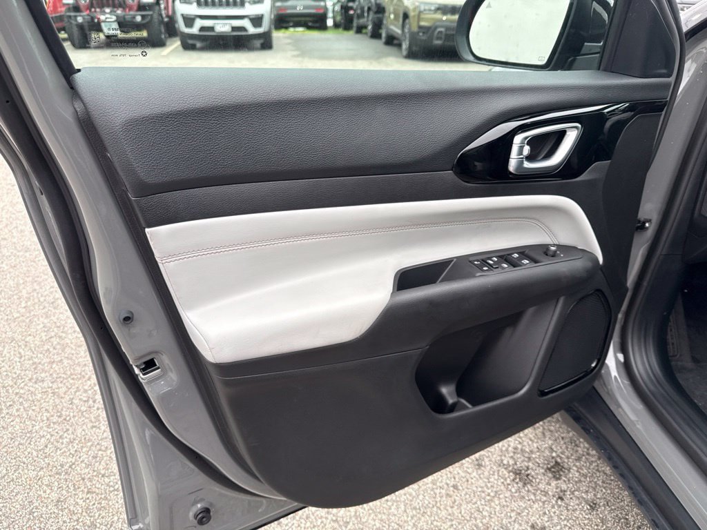New 2026 Jeep Compass Limited AWD/4WD image 17