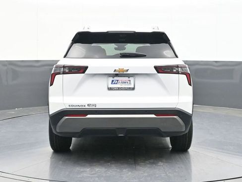 New 2026 Chevrolet Equinox LT FWD image 10