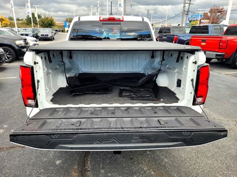 Used 2023 Chevrolet Colorado Z71 w/ Z71 Convenience Package 2 image 17