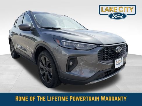 Used 2025 Ford Escape Platinum AWD/4WD image 9