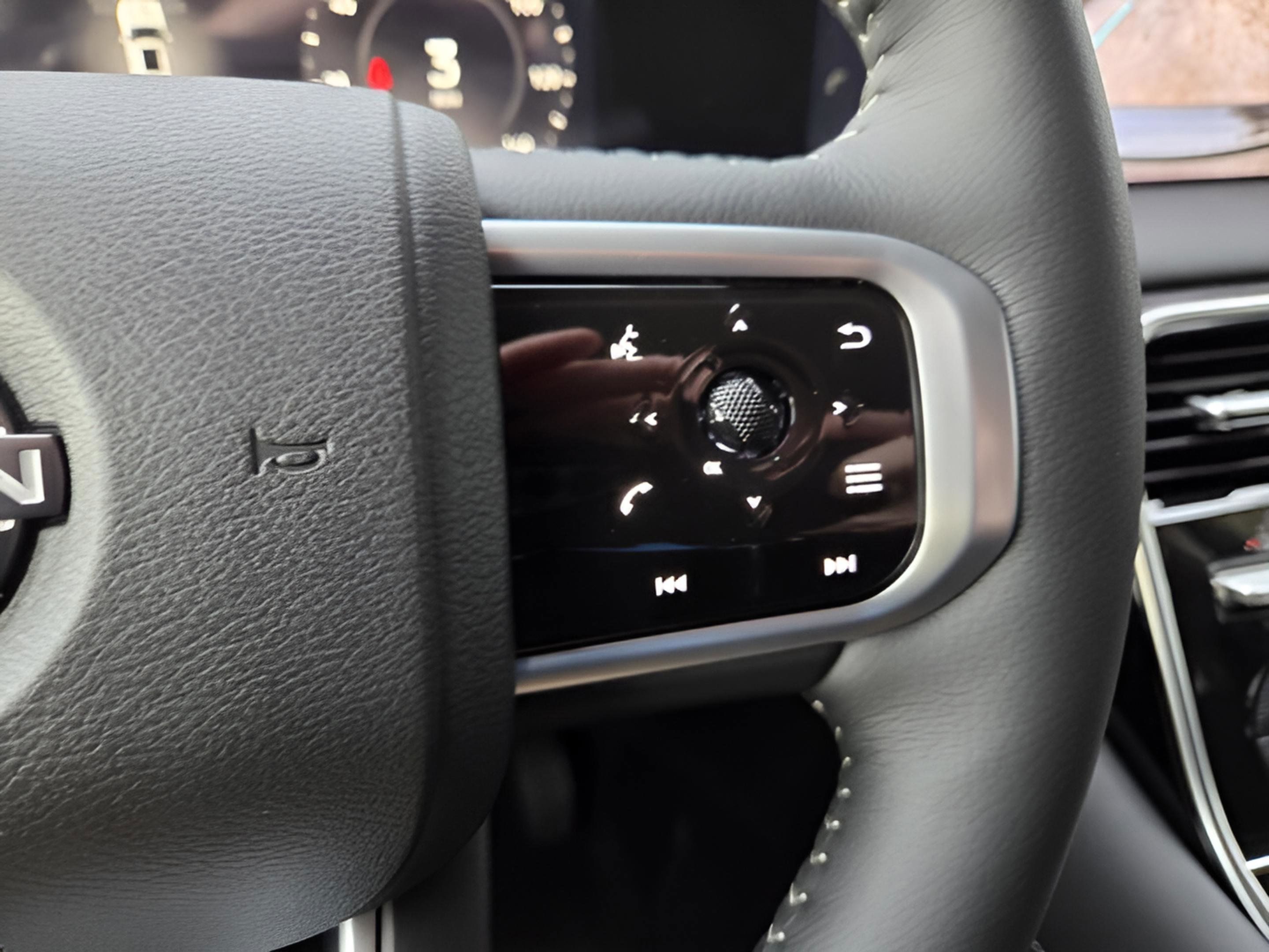 Used 2026 Nissan Armada SV RWD image 10