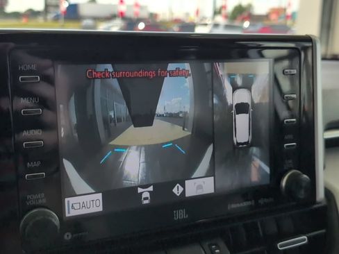 Used 2020 Toyota RAV4 Limited AWD/4WD image 31