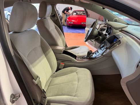 Used 2012 Buick LaCrosse Convenience FWD image 19
