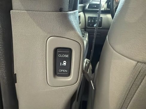 Used 2016 Honda Odyssey EX-L image 33
