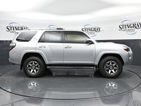 Used 2018 Toyota 4Runner TRD Off-Road Premium AWD/4WD image 8