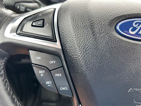 Used 2022 Ford Edge SEL image 24