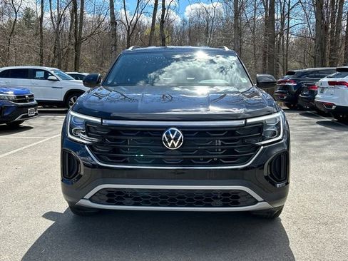 Certified 2025 Volkswagen Atlas Cross Sport SE image 6