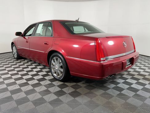 Used 2008 Cadillac DTS image 2