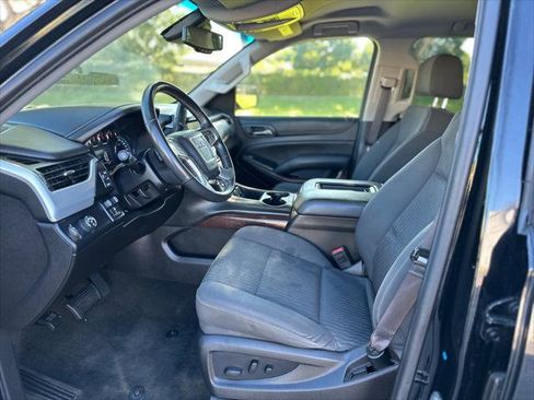 Used 2017 GMC Yukon XL SLE w/ SLE Value Package image 12