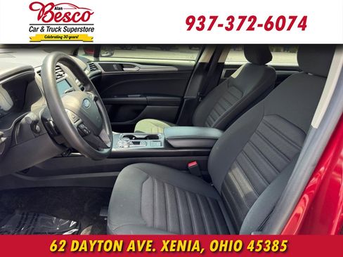 Used 2018 Ford Fusion SE w/ Fusion SE Technology Package FWD image 10