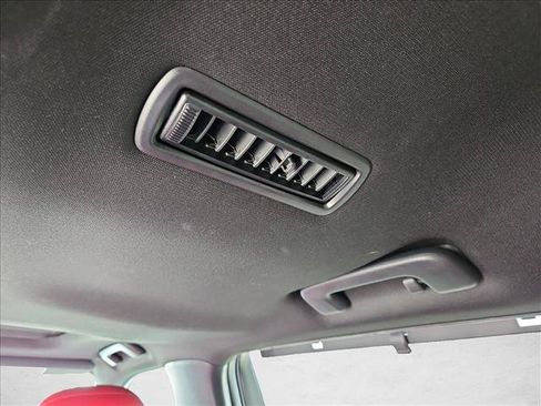 Used 2023 Toyota Highlander XSE FWD image 18