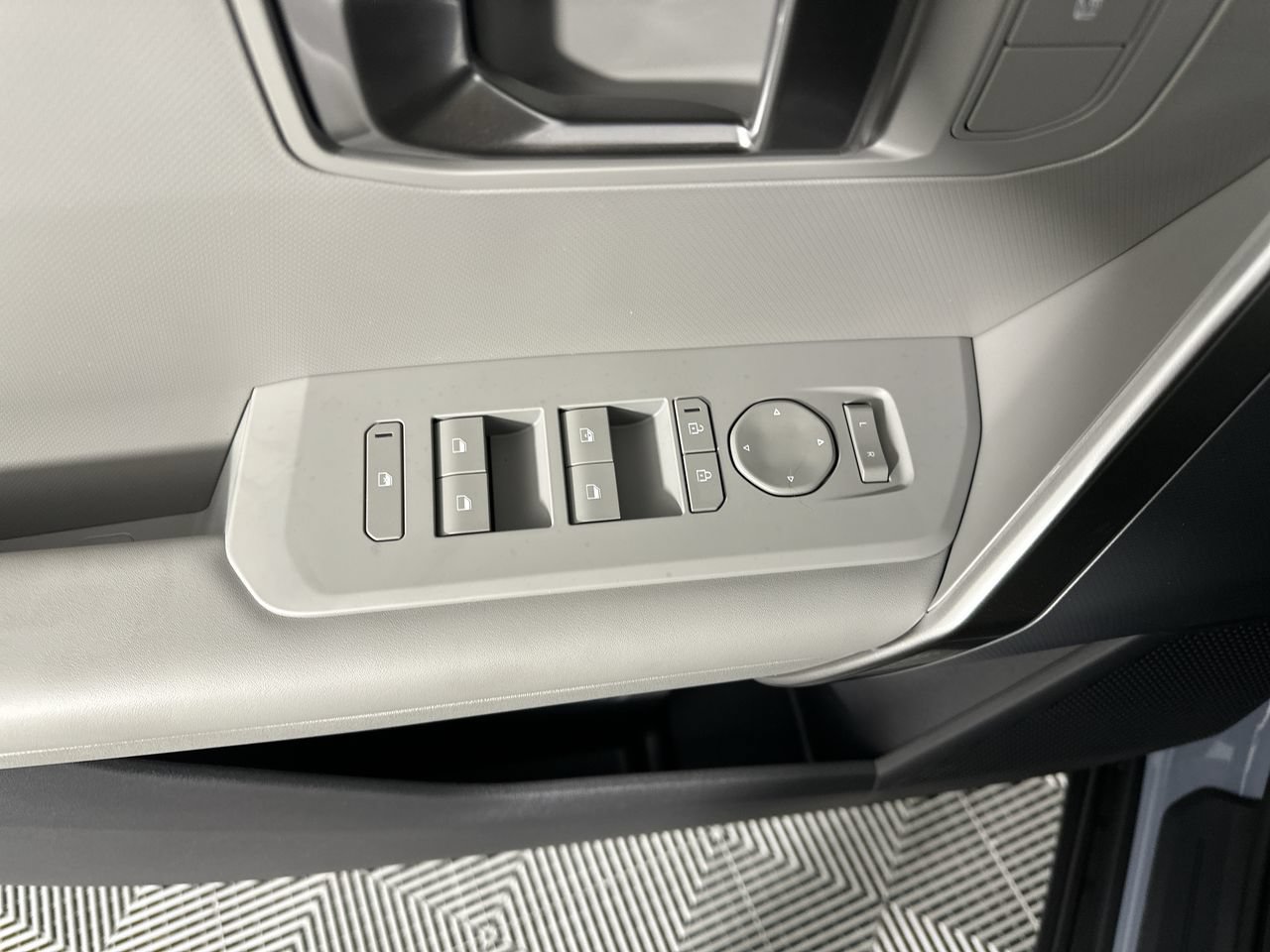 New 2027 Kia Seltos S AWD/4WD image 3