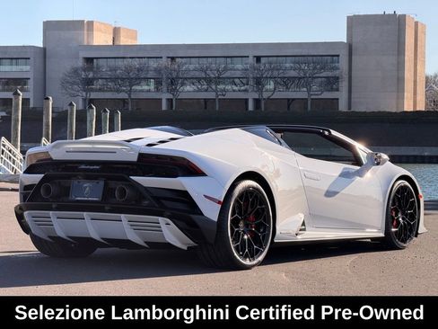 Used 2024 Lamborghini Huracan EVO image 5