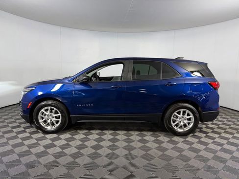 Used 2022 Chevrolet Equinox LS w/ LS Convenience Package FWD image 9