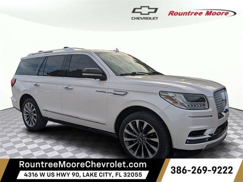 Used 2018 Lincoln Navigator Select image 1