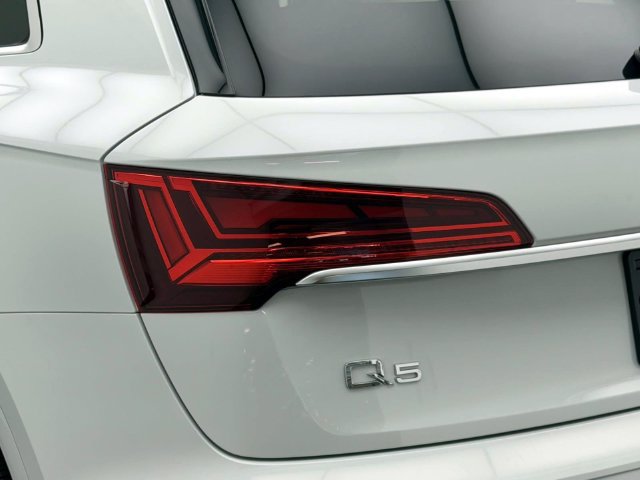 Certified 2023 Audi Q5 Premium Plus w/ Premium Plus Package AWD/4WD image 11