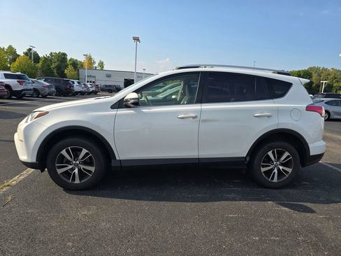 Used 2016 Toyota RAV4 XLE AWD/4WD image 5
