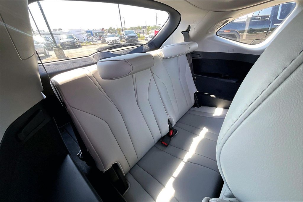 Used 2025 Acura MDX w/ Technology Package FWD image 38