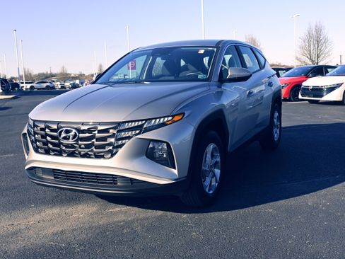 Used 2023 Hyundai Tucson SE image 4