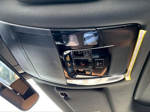 Used 2025 Lexus RX 350 Premium image 32