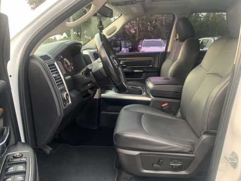 Used 2017 RAM 1500 Laramie w/ Convenience Group image 8