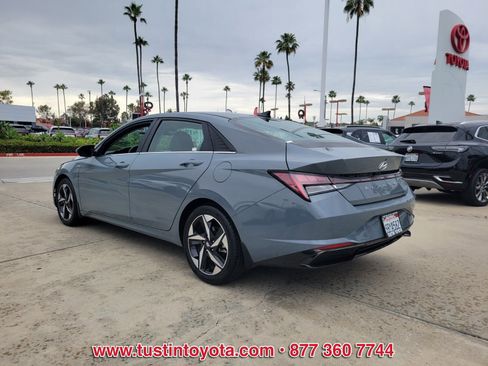 Used 2022 Hyundai Elantra Limited image 6