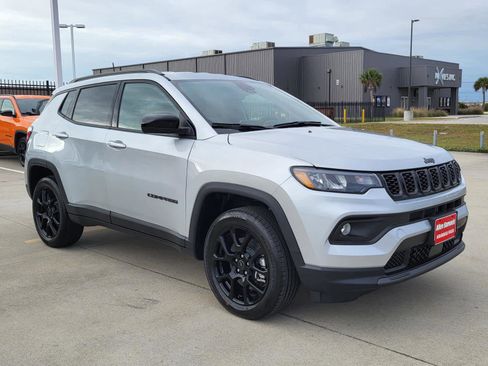 New 2026 Jeep Compass Latitude image 7