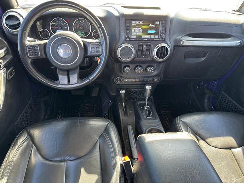 Used 2017 Jeep Wrangler Unlimited Sahara w/ Max Tow Package image 21