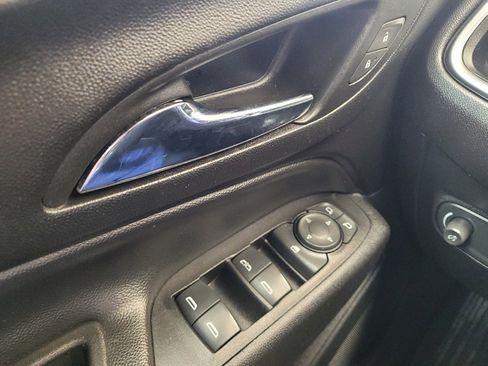 Used 2022 Chevrolet Equinox LT FWD image 27