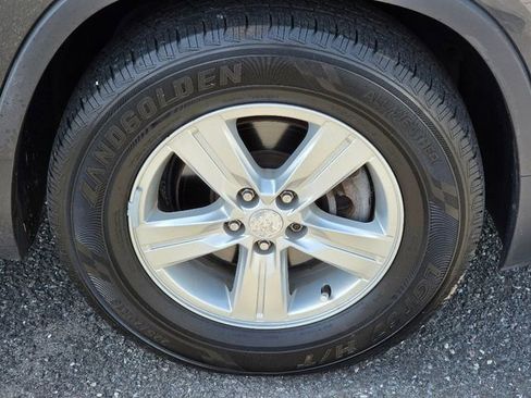 Used 2018 Chevrolet Trax LT w/ Sun & Sound Package FWD image 9