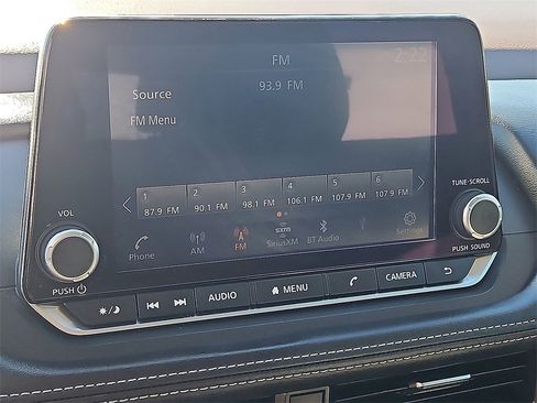 Used 2023 Nissan Rogue SV image 22