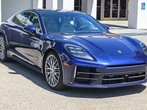 Certified 2024 Porsche Panamera 4 image 9
