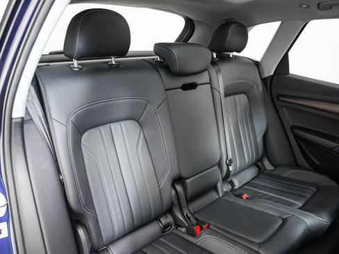 Used 2023 Audi Q5 2.0T Premium w/ Convenience Package image 10