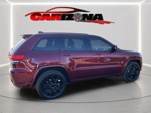 Used 2019 Jeep Grand Cherokee Altitude RWD image 4