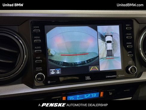 Used 2022 Toyota Tacoma Limited image 9