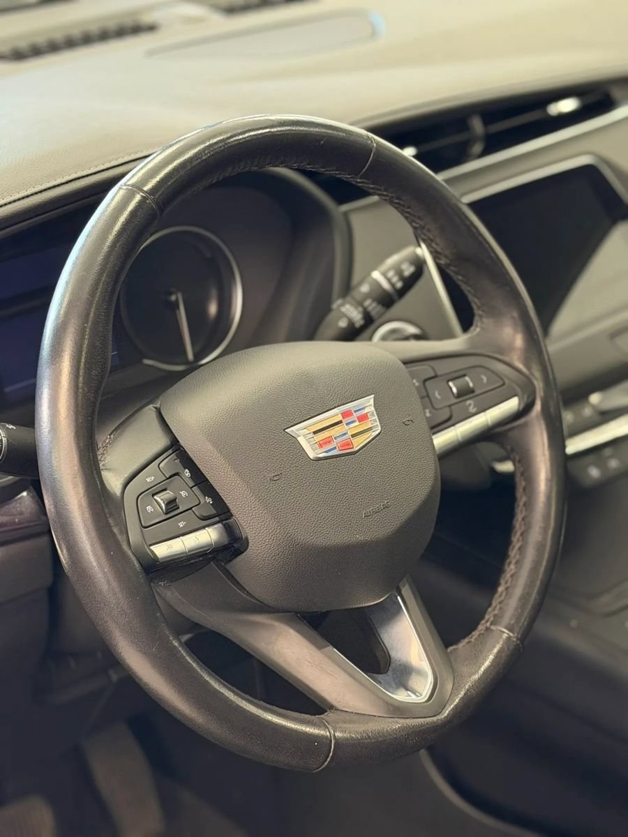 Used 2023 Cadillac XT4 Luxury w/ Cold Weather Package FWD image 30