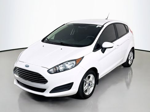 Used 2018 Ford Fiesta SE image 4