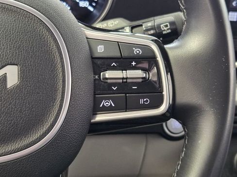 Used 2024 Kia Carnival LX FWD image 36
