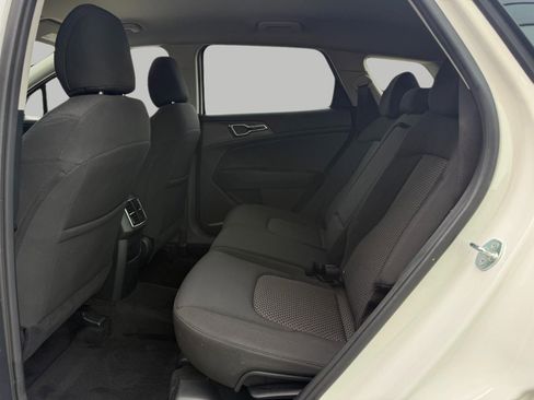 Used 2025 Kia Sportage LX image 26