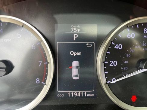 Used 2016 Lexus IS 200t RWD image 7