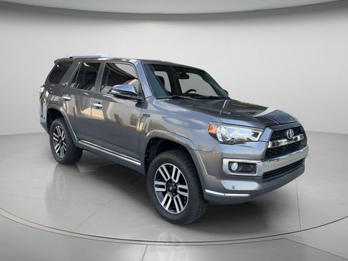 Used 2018 Toyota 4Runner Limited AWD/4WD image 7
