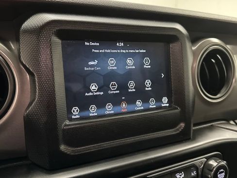 Used 2022 Jeep Gladiator Sport AWD/4WD image 29